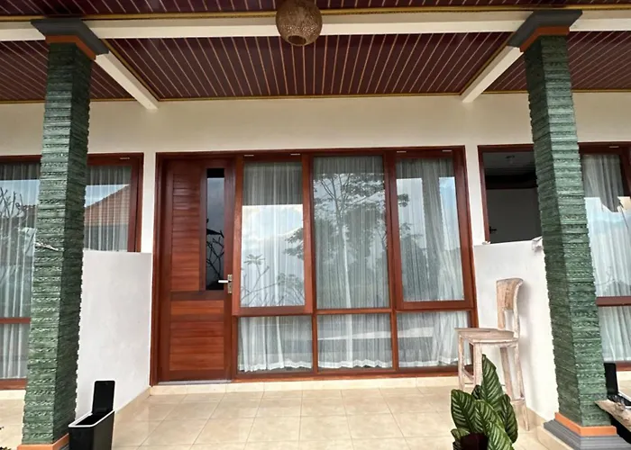 Bali Basuki Retreat Center منزل للإقامة Besakih